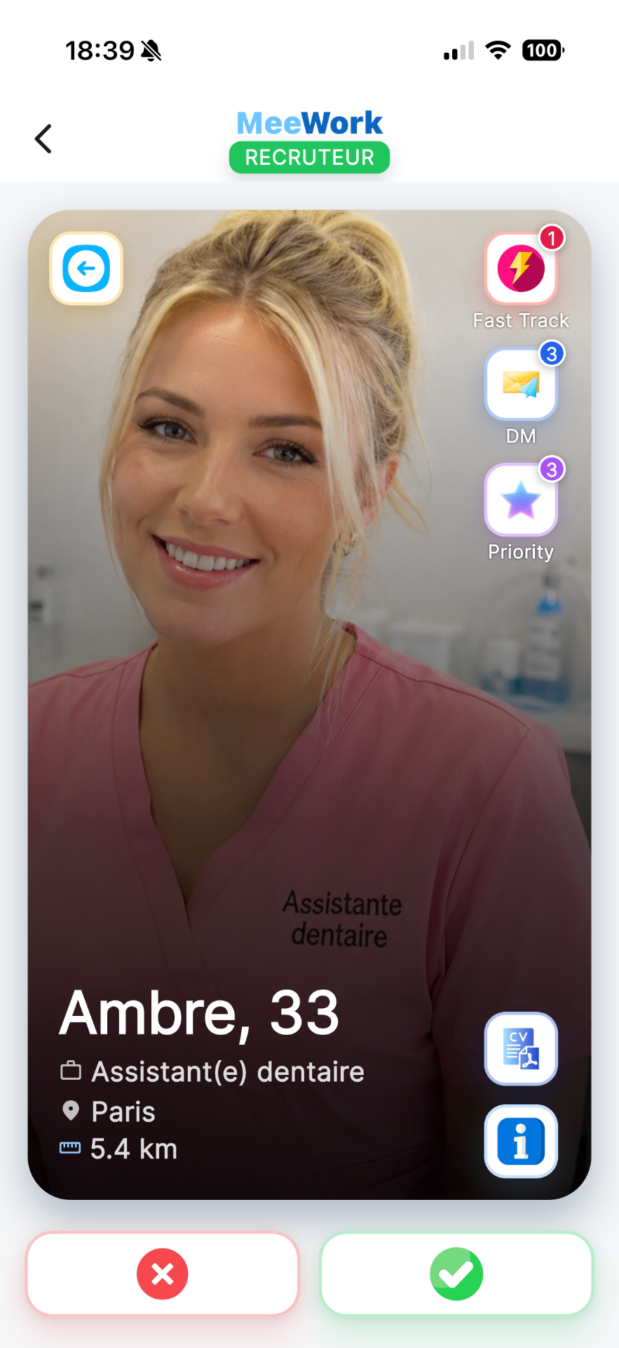 Aperçu de l'application MeeWork — profil candidat Ambre, assistante dentaire à Paris